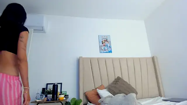 Mady-Edwards online show from February 25, 2026, 12:09 am