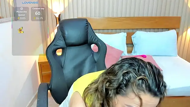 Snapshot of luciana_ballesteros_ chatting on February 7, 2026, 12:09 pm luciana ballesteros online show from February 7, 2026, 12:09 pm