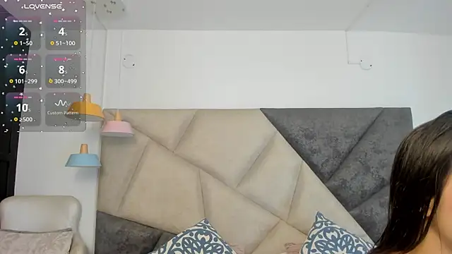 FaloonRoussel online show from October 20, 2025, 5:57 pm