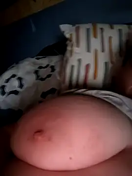 Snapshot of poussychats chatting on December 15, 2024, 2:48 pm poussychats online show from December 15, 2024, 2:48 pm