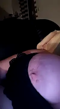 Snapshot of poussychats chatting on March 5, 2025, 7:17 pm poussychats online show from March 5, 2025, 7:17 pm