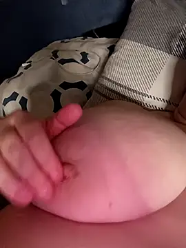 Snapshot of poussychats chatting on March 11, 2025, 12:00 am poussychats online show from March 11, 2025, 12:00 am