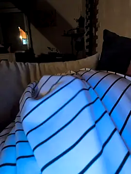 Snapshot of poussychats chatting on October 29, 2025, 8:43 pm poussychats online show from October 29, 2025, 8:43 pm