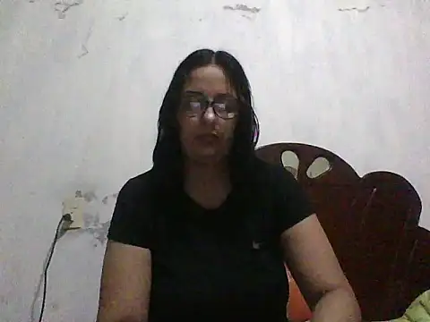 Samanthat33 online show from March 12, 2025, 6:55 pm