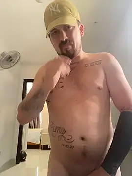 Snapshot of Tremblay_Simard chatting on April 10, 2026, 5:34 am Tremblay Simard online show from April 10, 2026, 5:34 am