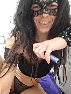 EmySkinny85 online show from March 20, 2025, 9:24 pm