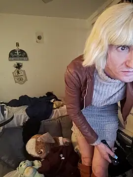 Snapshot of BirdmanJR11th chatting on November 10, 2025, 4:00 am BirdmanJR11th online show from November 10, 2025, 4:00 am