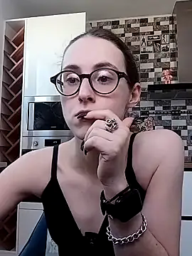 MartiniiSelenna online show from February 26, 2025, 9:32 am