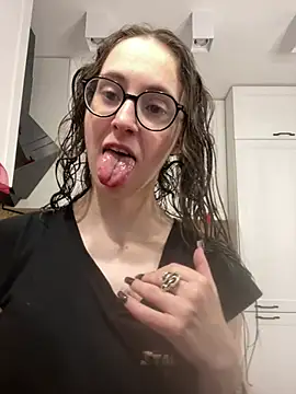 MartiniiSelenna online show from February 4, 2026, 6:41 am