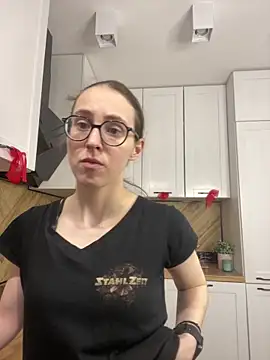 MartiniiSelenna online show from March 28, 2026, 6:35 am