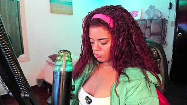 ladyrd1 online show from December 20, 2024, 7:12 am