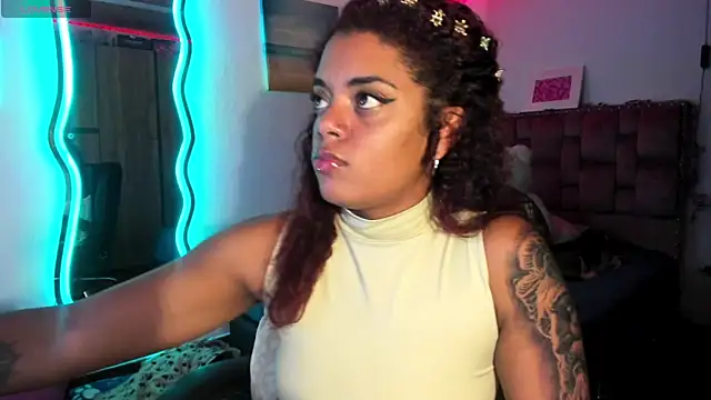 ladyrd1 online show from January 11, 2025, 8:00 am