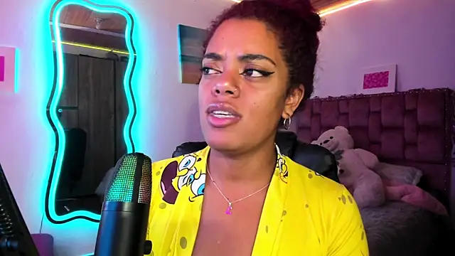 ladyrd1 online show from January 19, 2025, 1:12 pm