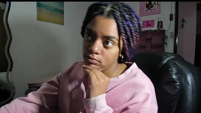 ladyrd1 online show from October 24, 2025, 2:13 pm