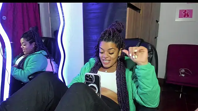 ladyrd1 online show from November 5, 2025, 2:11 am