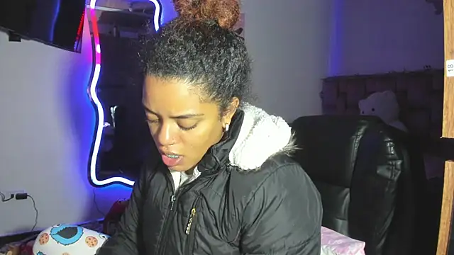 ladyrd1 online show from February 21, 2026, 4:35 am