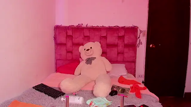 ladyrd1 online show from March 29, 2026, 6:41 pm