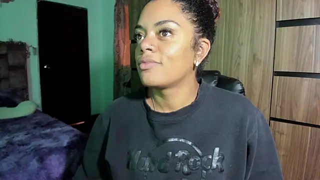 ladyrd1 online show from April 13, 2026, 2:00 pm