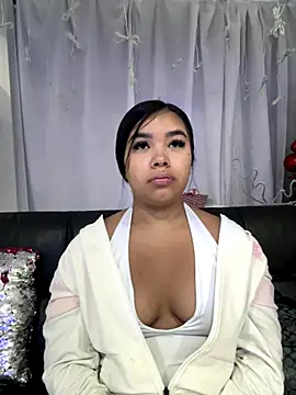 MarianaGarciaa   online show from December 5, 2025, 10:57 am