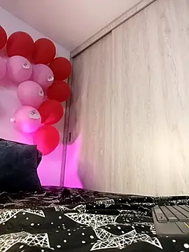 lovely kitt online show from February 20, 2025, 5:23 am