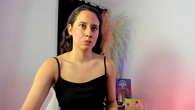 lovely kitt online show from September 12, 2025, 12:00 am