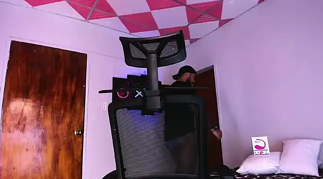 Sebas-hott online show from December 21, 2024, 3:36 am