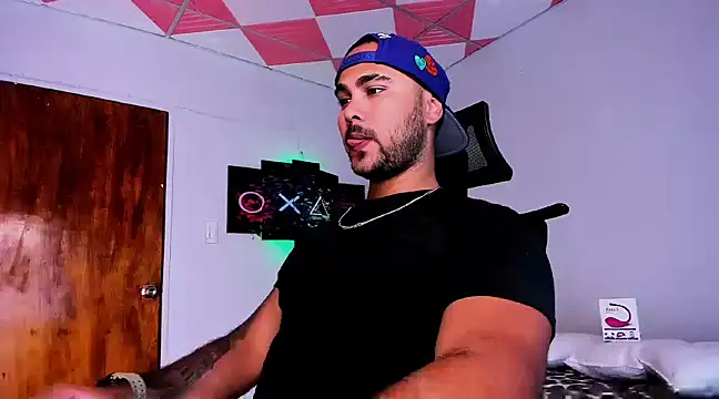 Sebas-hott online show from January 8, 2025, 2:57 am