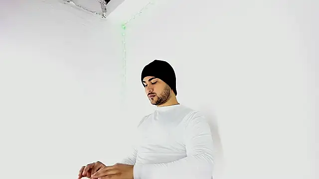 Sebas-hott online show from September 12, 2025, 10:10 pm