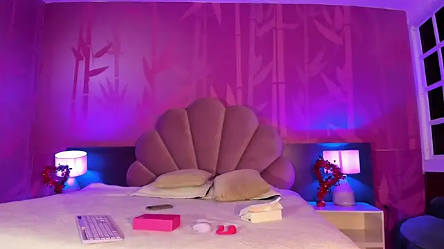 sabrinamilani online show from February 18, 2025, 3:42 am