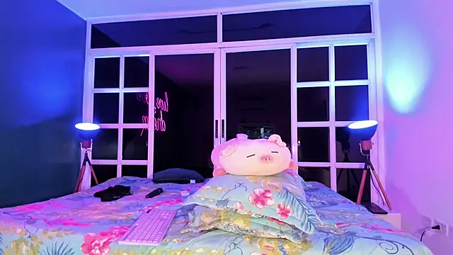 sabrinamilani online show from February 28, 2025, 6:32 am