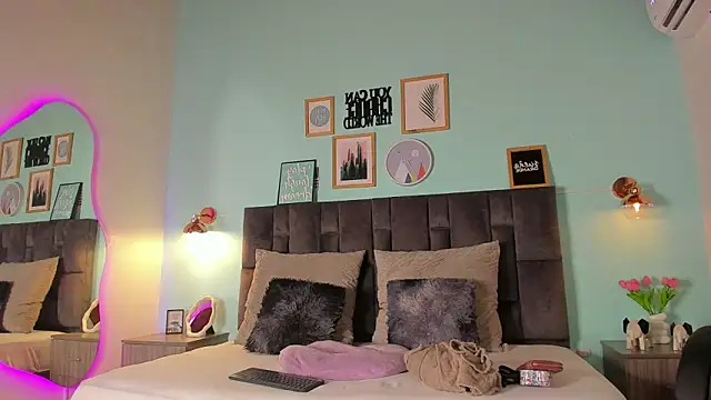 alaia-rogers online show from February 26, 2025, 6:54 pm