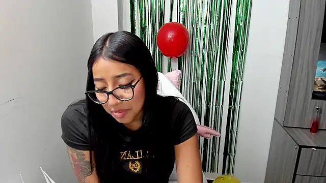 Snapshot of isa_bellaa0 chatting on December 25, 2024, 8:18 am isa bellaa0 online show from December 25, 2024, 8:18 am