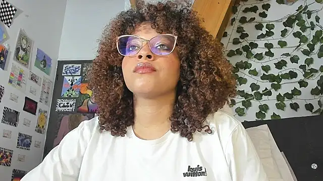 Snapshot of Ada_gales_ chatting on December 19, 2024, 12:45 am Ada gales online show from December 19, 2024, 12:45 am