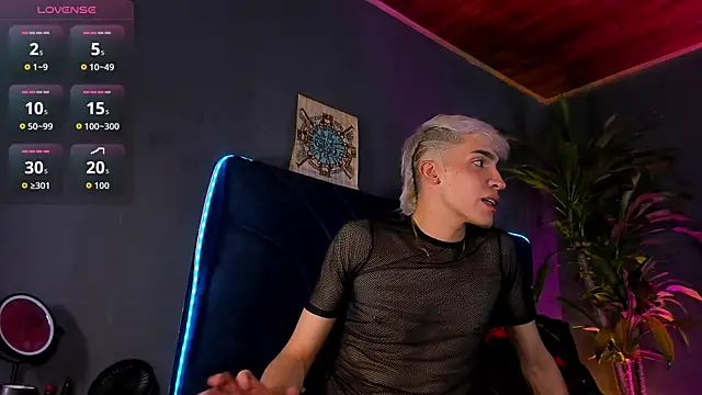 Angel Snowhotxxx online show from May 21, 2026, 3:35 am