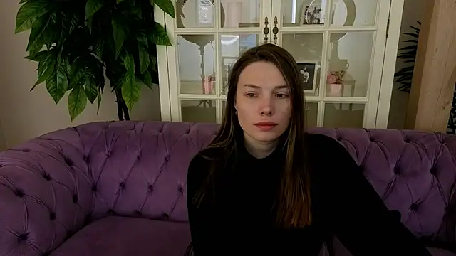 IceDanielles online show from March 31, 2026, 12:49 pm