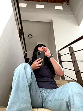 Ales Kitten online show from December 22, 2025, 8:28 pm