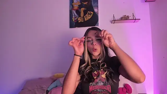 penny sweett  online show from January 6, 2026, 12:14 am