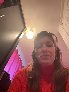 Lwhite1 online show from January 18, 2025, 3:49 pm