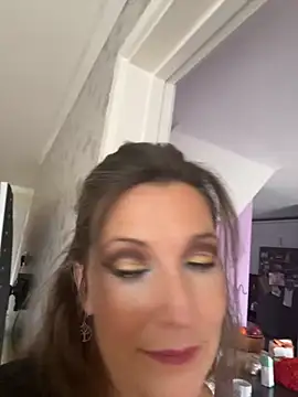 Lwhite1 online show from October 2, 2025, 4:03 pm