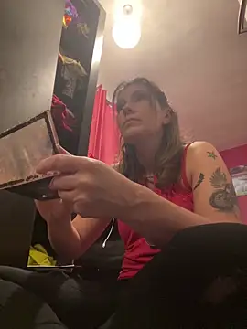 Lwhite1 online show from November 13, 2025, 4:39 pm