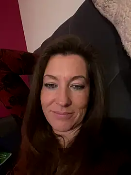 Lwhite1 online show from November 21, 2025, 4:27 pm