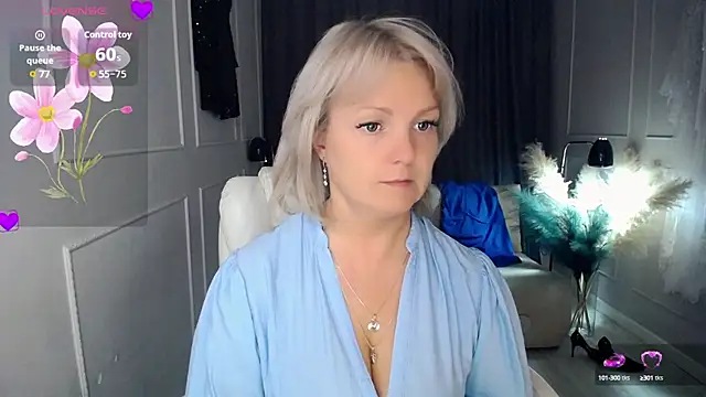 Juarnea online show from October 3, 2025, 8:28 pm