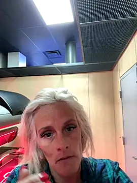 vixendoll87 online show from November 30, 2025, 1:31 am