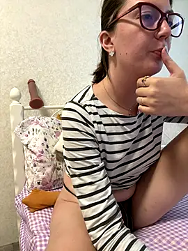 Snapshot of BeatriceTender chatting on September 9, 2025, 1:21 pm BeatriceTender online show from September 9, 2025, 1:21 pm