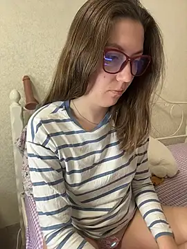 BeatriceTender online show from April 6, 2026, 8:54 pm