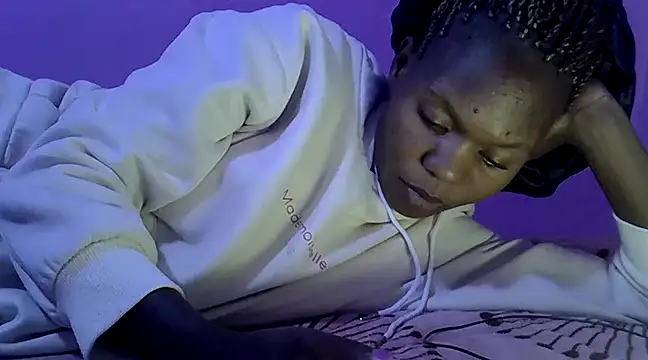 Snapshot of Cute_tamara chatting on December 8, 2024, 5:01 pm Cute tamara online show from December 8, 2024, 5:01 pm