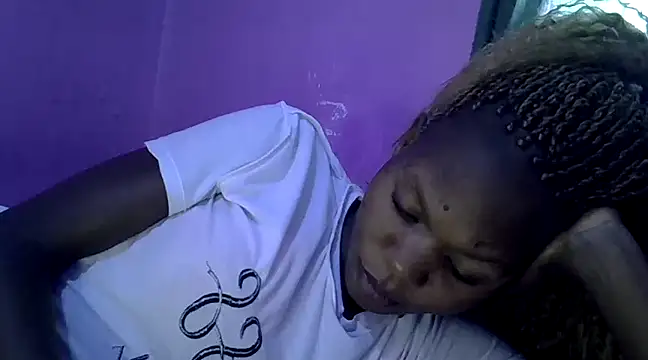 Snapshot of Cute_tamara chatting on December 13, 2024, 9:02 am Cute tamara online show from December 13, 2024, 9:02 am