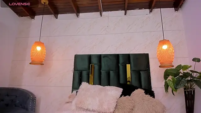 Taiissa  online show from January 31, 2025, 8:43 pm