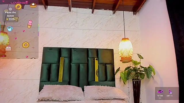 Taiissa  online show from September 26, 2025, 10:47 pm