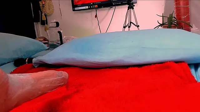 roberts kloe online show from September 11, 2025, 2:33 am